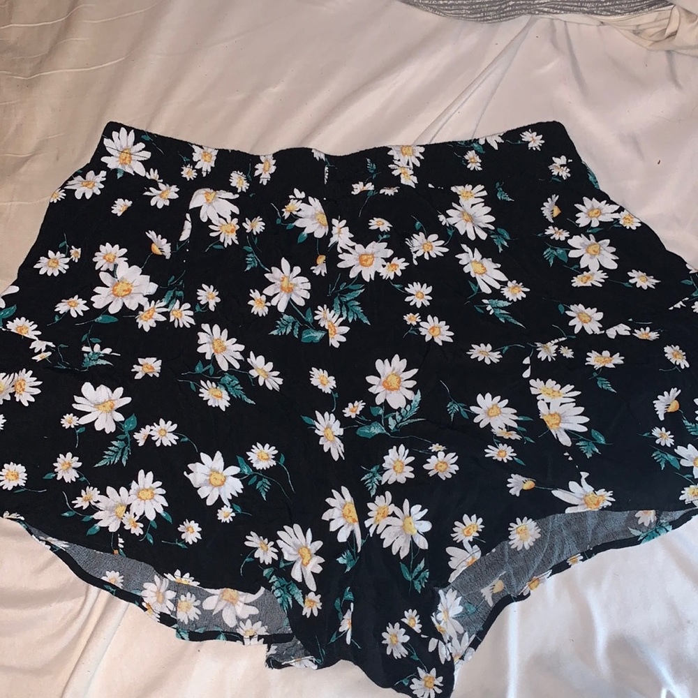 Plus Size Forever21 Floral Daisy Shorts